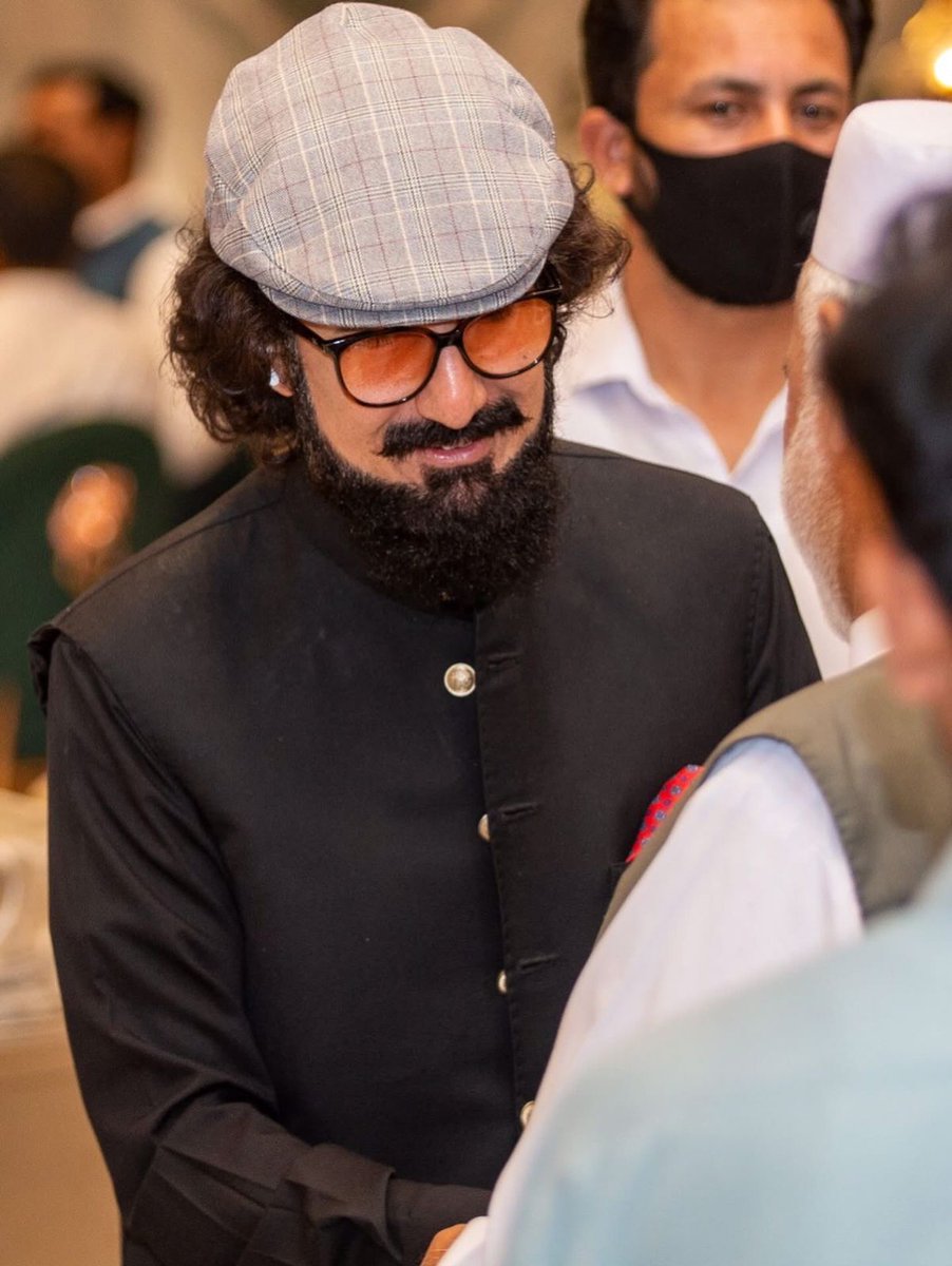 عالم اسلام کی نئی نسل جب تاریخ کے اوراق پلٹے گی تو *صاحبزادہ سلطان محمد علی صاحب* کا نام زرنگار حروف میں مرقوم پائے گی۔
#SultanVicePresidentITPF
#SultanRisesAgain
#GreenFlagRisesAtITPF