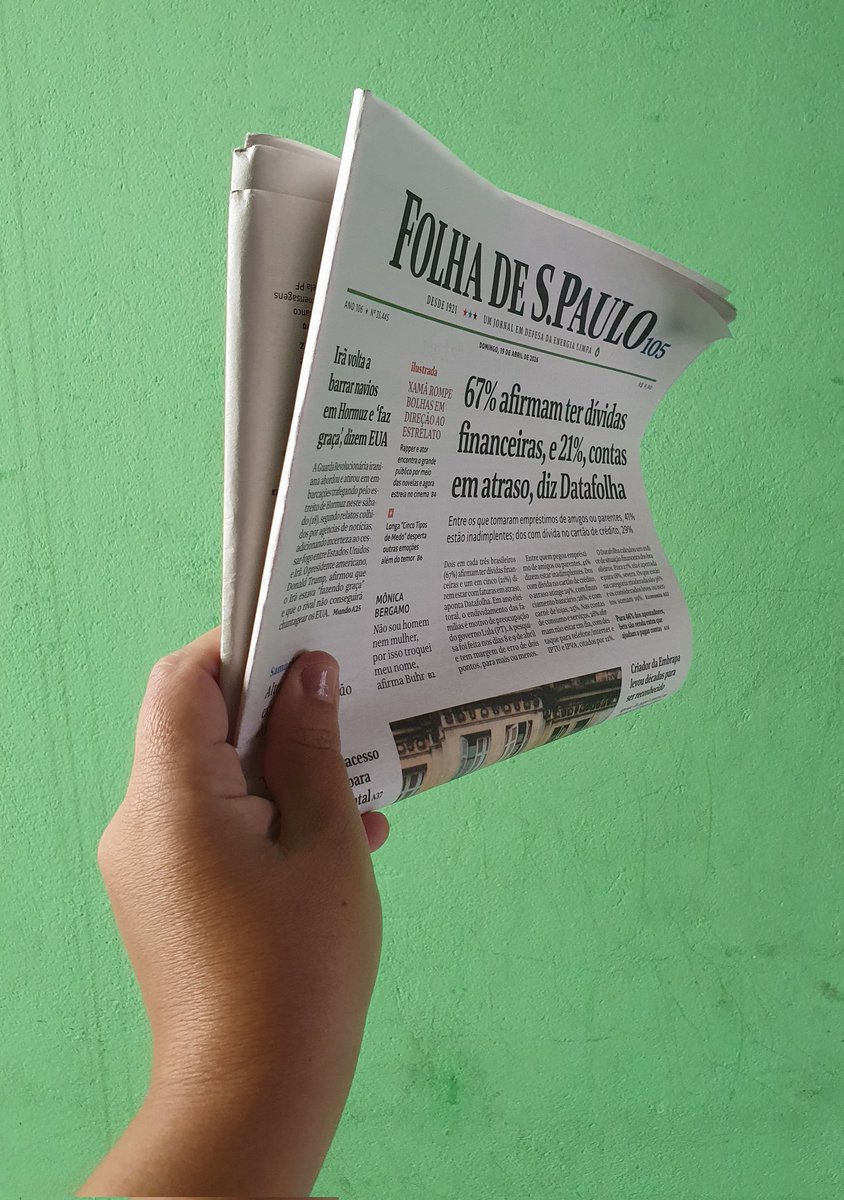 Tive q comprar um jornal para minha filha levar na escola. Fui em uma banca e a pessoa mal sabia q era jornal. Perguntou se era jornal para pet e eu disse q era para ler 
E na banca que encontrei era a folha e assim fininhoooo. Cadê os jornais dr domingo cheio de conteúdo??