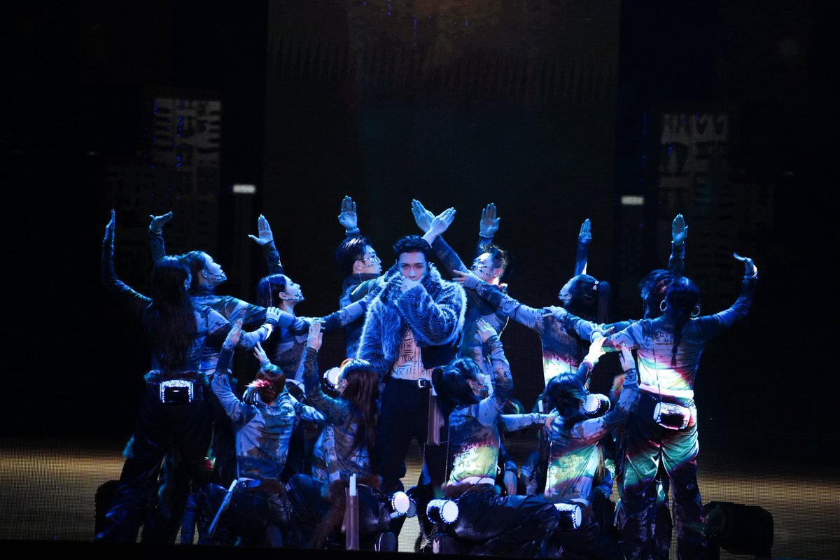 Lucioo04758297's tweet image. Last night’s theater show was pure magic! The cast’s energy Unbeatable. The set design Breathtaking. Don’t miss your chance to catch this gem—tickets still up for grabs!  #TheaterMagic #LivePerformance