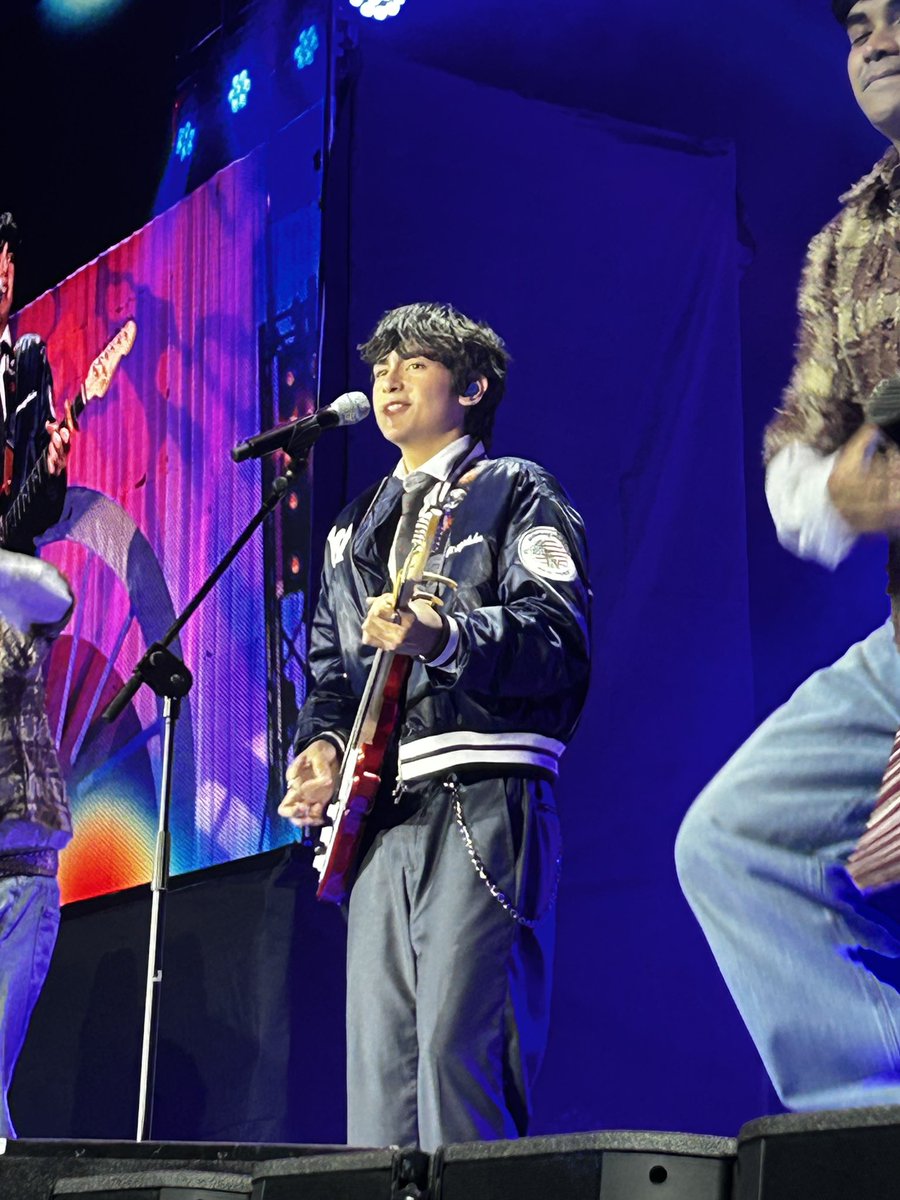 Sparkle GMA Artist Center tweet media