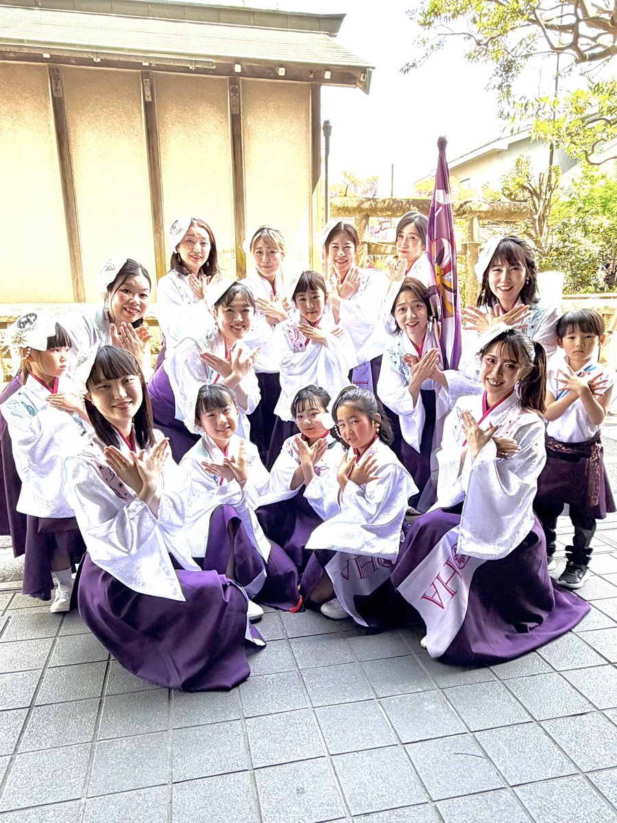 i_ro_ha168's tweet photo. #国領神社千年乃藤まつり
藤の花が見頃を迎え、快晴の中開催された藤まつり。「彩羽を見に来たよ」と沢山の方がお声掛けくださる、地元の大好きなお祭り♡ 応援いただいた皆様、そして楽しいお祭りを準備いただいている運営の皆さま。ありがとうございました！
#よさこい #彩羽iroha #東京 #調布 https://t.co/TV0AEmrjS7