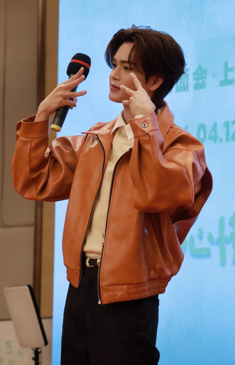 ava_ge62264's tweet photo. 😻😻
MARK JUMMO SHANGHAI FM
#markjummofmshanghai 
@Markjrtn #markjrtn 
#juniormark https://t.co/bL8uwbPeWl