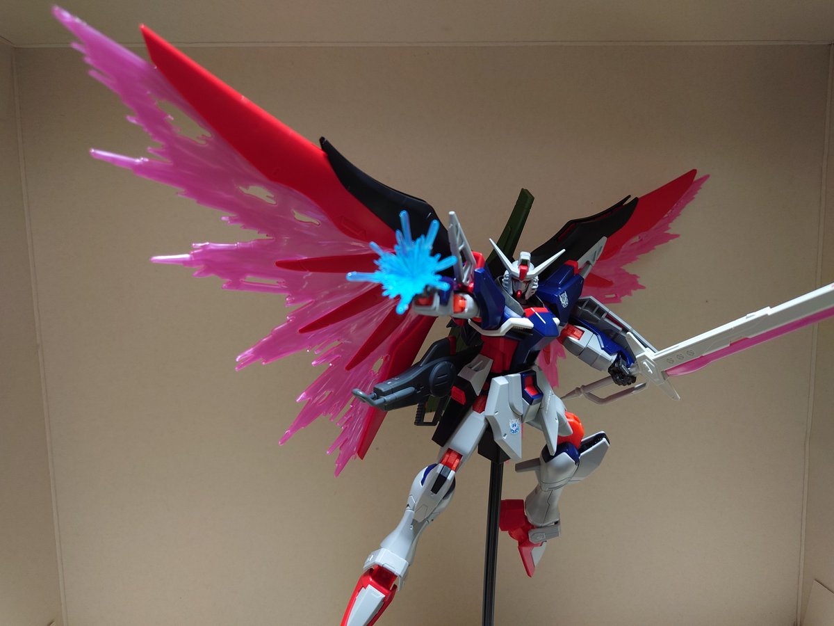 0112_bluesky's tweet image. デスティニーガンダムSPECII
最終決戦仕様

赤関節と偏光樹脂の光の翼が良い
#SEEDFREEDOM