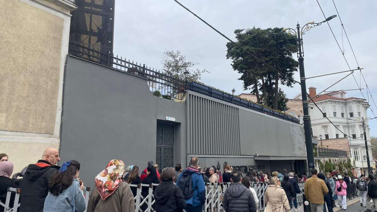 Yerebatan Sarnıcı, İBB’nin 1 TL’lik giriş kararı sonrası 20 bin ziyaretçiye ulaşıp rekor kırdı.