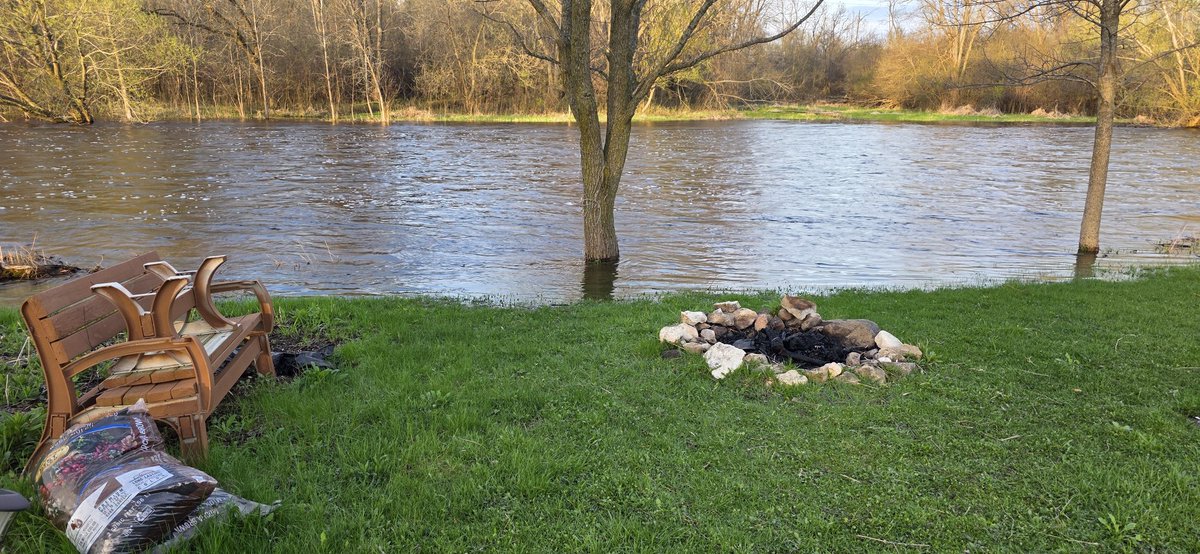 KratosBi's tweet photo. Wow, any more rain and my fireplace will be under water https://t.co/grG9rbOQey