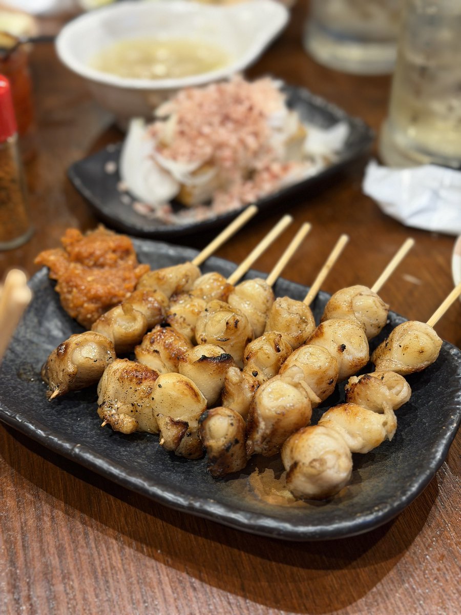 golfer_frosuppo's tweet image. 昨日の野毛大祝勝会、本当に楽しかった！🍻✨
企画ありがとうございました！🙌🏼🙌🏼
そして、美味しいお酒にしてくれた、フロンターレの選手や監督、スタッフの皆さまに感謝しております🥹
ありがとうございました！🙌🏼🙌🏼
📍#もつしげ
📍#basil #ランブルスコ3本は飲み過ぎです😂😂
#横浜FM川崎F
#frontale