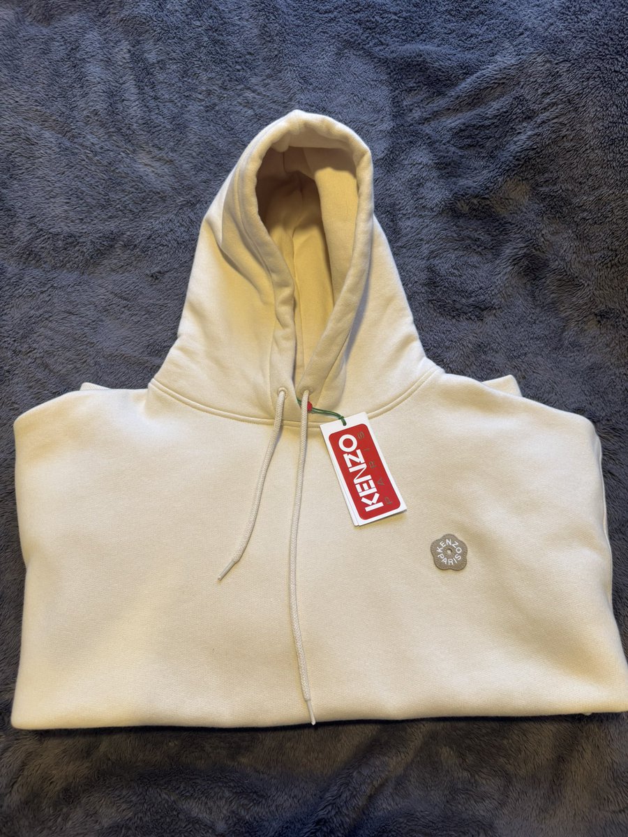 Butter_JK1997's tweet image. รบกวนฝากรีทวิตหน่อยนะคับ🙏🏻🙇🏻‍♀️

ส่งต่อ hoody kenzo Paris ซื้อมาจากช็อปจีน🇨🇳
ไซส์ M สีครีม🤏🏻

ซื้อมา 1,300 CNY (เกือบ 15,000฿)
ขอส่งต่อ 4,900฿ คับ 

ขอดูรูปเพิ่มเติมได้ค่ะ ป้ายยังอยู่🙏🏻🥹

DM มาได้เลยนะค้าบ 
#kenzoparis #ส่งต่อเสื้อผ้า #เคโซ่ #hoody