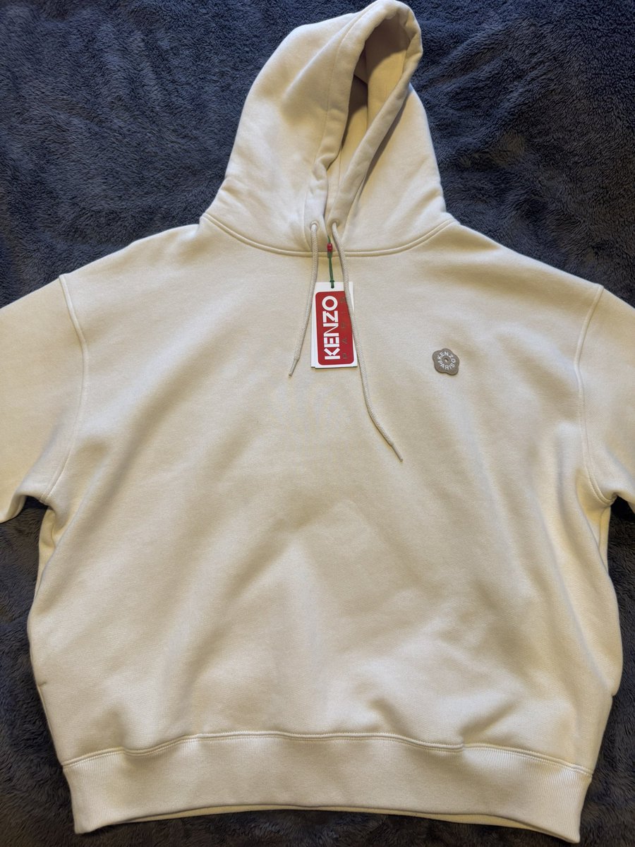 Butter_JK1997's tweet image. รบกวนฝากรีทวิตหน่อยนะคับ🙏🏻🙇🏻‍♀️

ส่งต่อ hoody kenzo Paris ซื้อมาจากช็อปจีน🇨🇳
ไซส์ M สีครีม🤏🏻

ซื้อมา 1,300 CNY (เกือบ 15,000฿)
ขอส่งต่อ 4,900฿ คับ 

ขอดูรูปเพิ่มเติมได้ค่ะ ป้ายยังอยู่🙏🏻🥹

DM มาได้เลยนะค้าบ 
#kenzoparis #ส่งต่อเสื้อผ้า #เคโซ่ #hoody