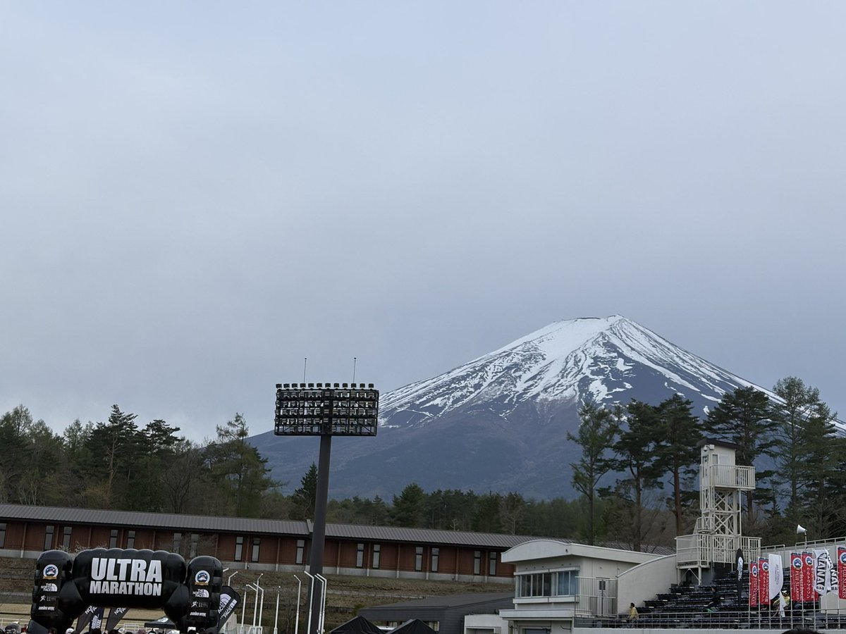 runner_pharm07's tweet photo. 無事完走しました！
人生初めての100km。
12時間切りを目指してたけど現実はそう甘くなかった…
でもいい経験ができた！
途中の給食の方々も道路の誘導員も近所の人も…いろんな人がいて成り立つ大会でした☺️
早速来年も出るような雰囲気になってるので、そうなったらもう少し練習しようかなぁ https://t.co/PMHUIuGlgz