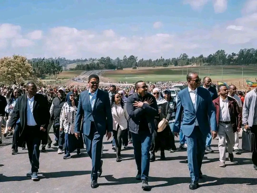07Lafto's tweet photo. ጠቅላይ ሚኒስትር ዐቢይ አሕመድ (ዶ/ር) በደንዲ የተደረገላቸው 
   አቀባበል በፎቶ 📷 https://t.co/F7mdl25XAf