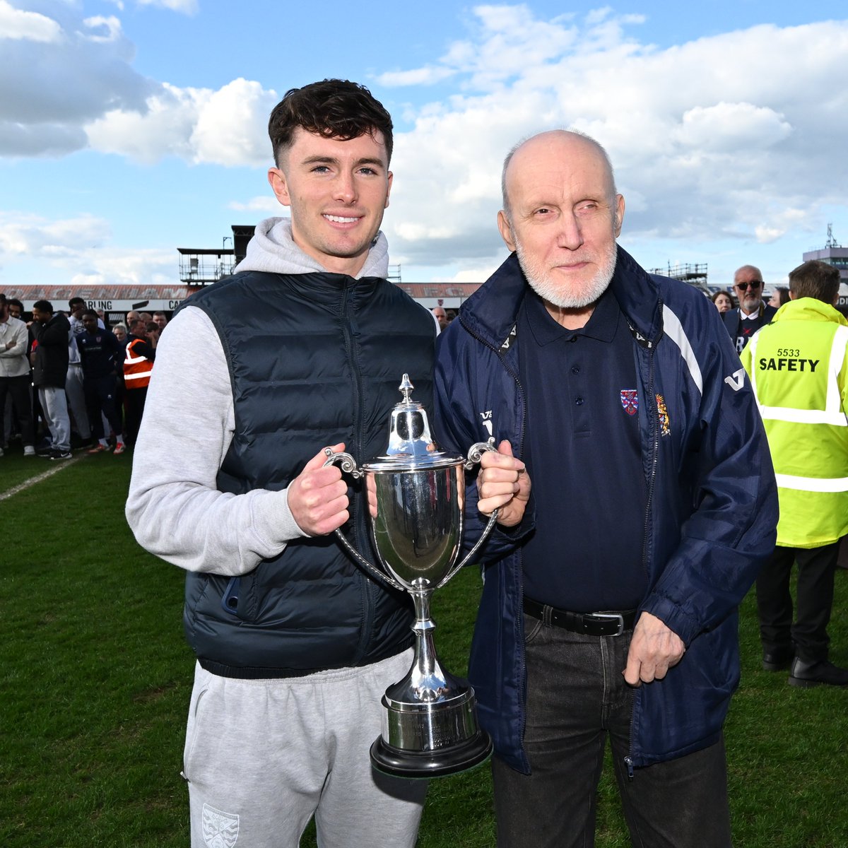 Dagenham & Redbridge tweet media