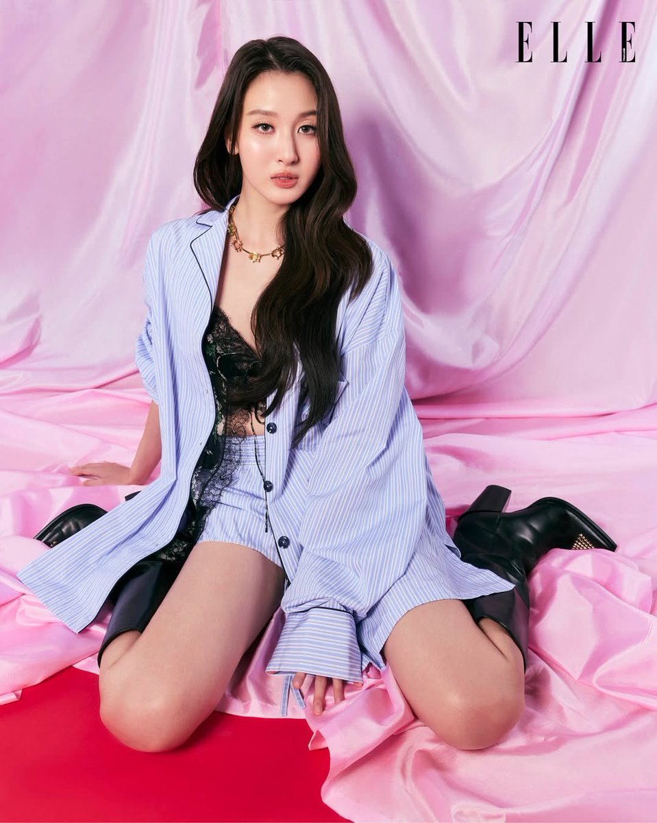 Viewinglove_'s tweet photo. คิดถึงคนจ๋วยไหมค้าบบบ 😘😍

#ELLEAskMeAnythingxGirlRulesSeries https://t.co/Mi4MBE0SvB