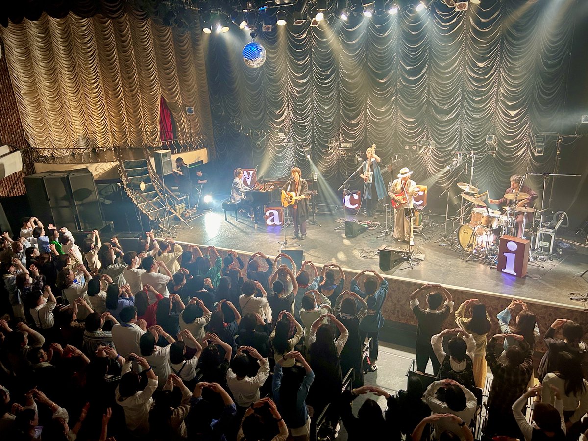 wacci_jp's tweet photo. 2026.04.19
#wacci 荘会ツアー 2026
東京キネマ倶楽部
-----

wacci荘会ツアー2026ファイナル
東京公演2日目にお越しいただいた皆さん
ありがとうございました🎤✨

夜公演のライブ配信チケット発売中🎟️
アーカイブの配信は4/25(土)まで⚡️

リアルタイムで見られなかった方や、 
もう一度見たい方など、 
ぜひアーカイブ配信をお楽しみください📡

▼詳細はこちら
https://t.co/ISBVXhNx7G

#wacci荘
#wacci荘会ツアー
