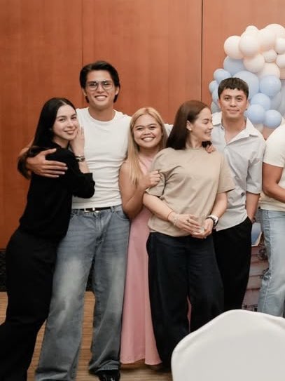 kylekkonly's tweet image. Awwww ❤️🥹 julia b and kyle! 
Sana magka work kayo soon🌹

#KyleEcharri @kyle_echarri