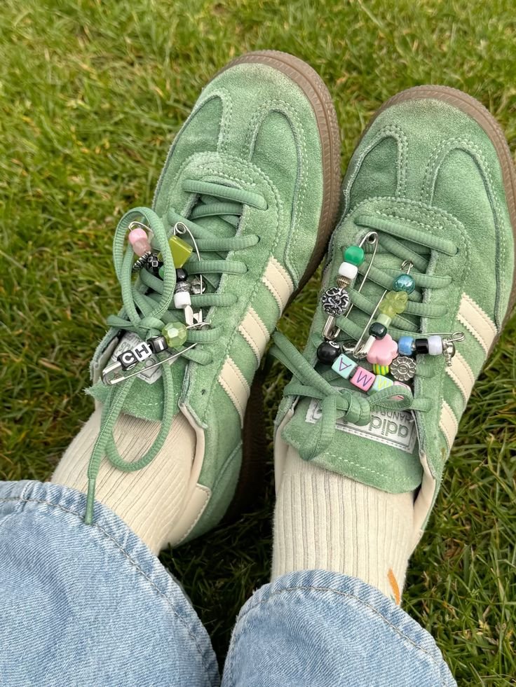 tealos❦ tweet media