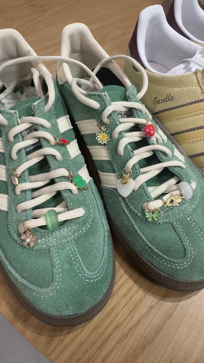 tealos❦ tweet media