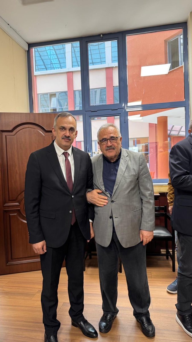 boztugdurmus's tweet photo. BÜYÜK BİRLİK İst. Teşkilatımızla Kartal Cemevini ziyaret ettik.Vakıf Bşk. Ş.Meral ve Şah İbrahim Veli Ocağı Dedesi C.Özer ile Alevi Ocaklarının, Resulullah'ın SAV Ehli Beytinin, Horasan'da Türkmen Hanımlarla evliliğinden doğan nesline dayandığını sohbet ettik.🇹🇷🇹🇷@Mustafa_Destici https://t.co/eXs58bFZlt
