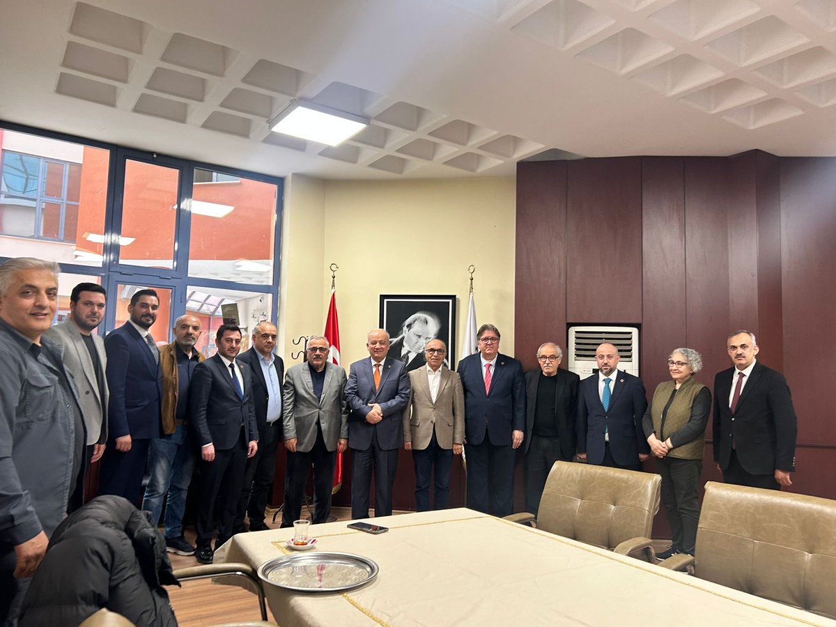 boztugdurmus's tweet photo. BÜYÜK BİRLİK İst. Teşkilatımızla Kartal Cemevini ziyaret ettik.Vakıf Bşk. Ş.Meral ve Şah İbrahim Veli Ocağı Dedesi C.Özer ile Alevi Ocaklarının, Resulullah'ın SAV Ehli Beytinin, Horasan'da Türkmen Hanımlarla evliliğinden doğan nesline dayandığını sohbet ettik.🇹🇷🇹🇷@Mustafa_Destici https://t.co/eXs58bFZlt