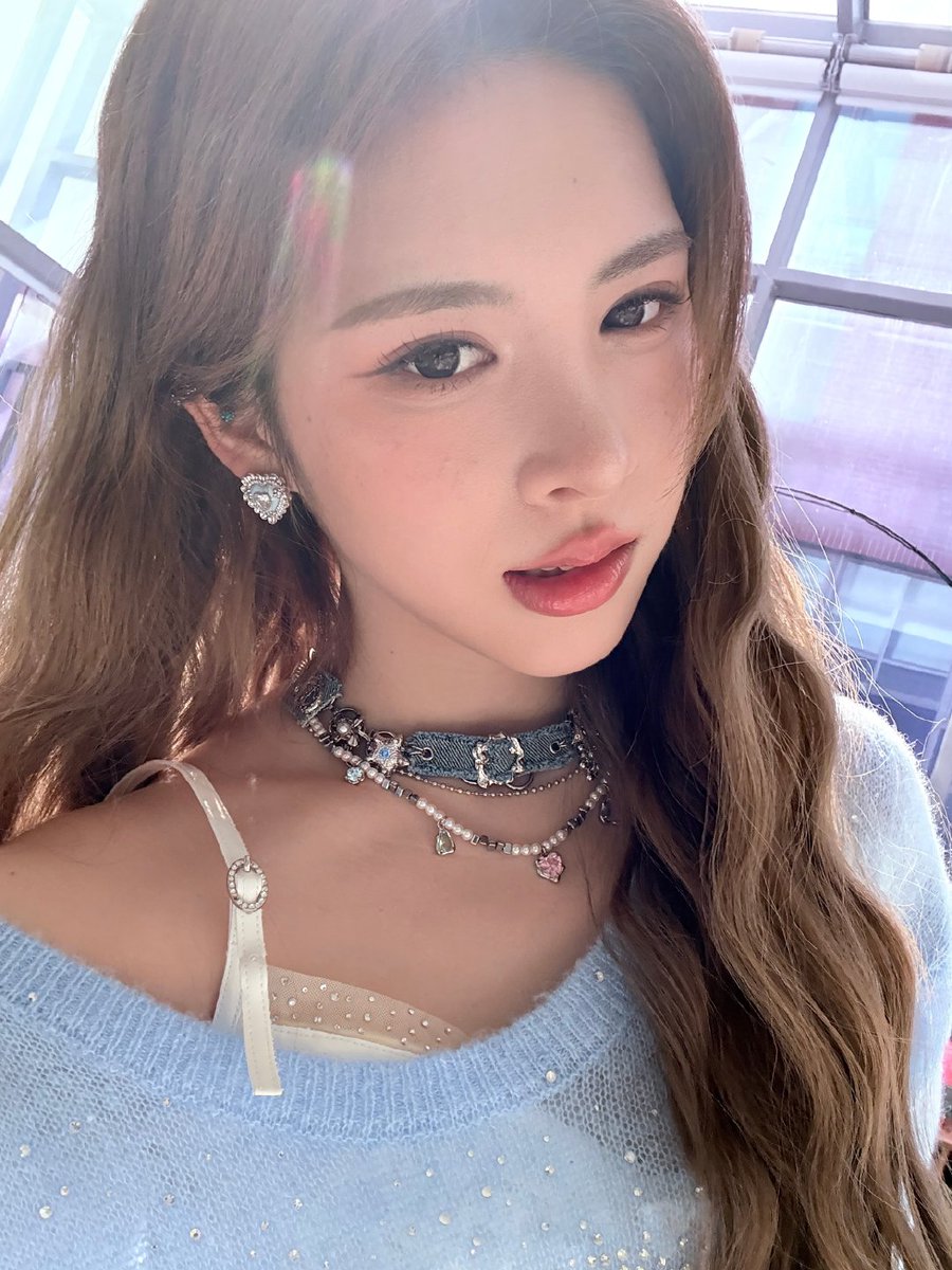 CEGACES's tweet image. 260419 R.E.D Weibo

[R.E.D Peng Xiangrui]
I absolutely love this look! Everyone should check out 7 Cute Girls' "Play On!"

1/2

#RED #R_E_D
#BETTY #PengXiangrui @RED__SSS