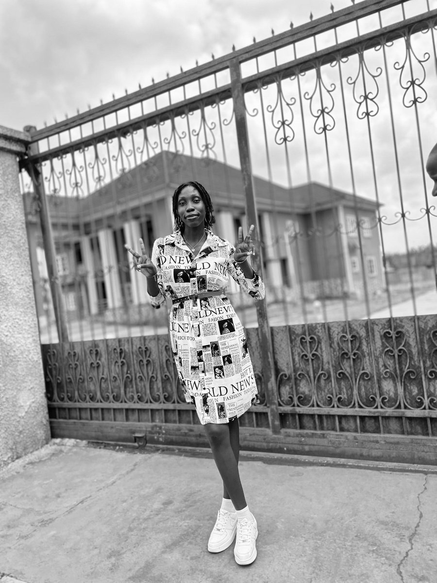 TheLadyThatStandsOut tweet media