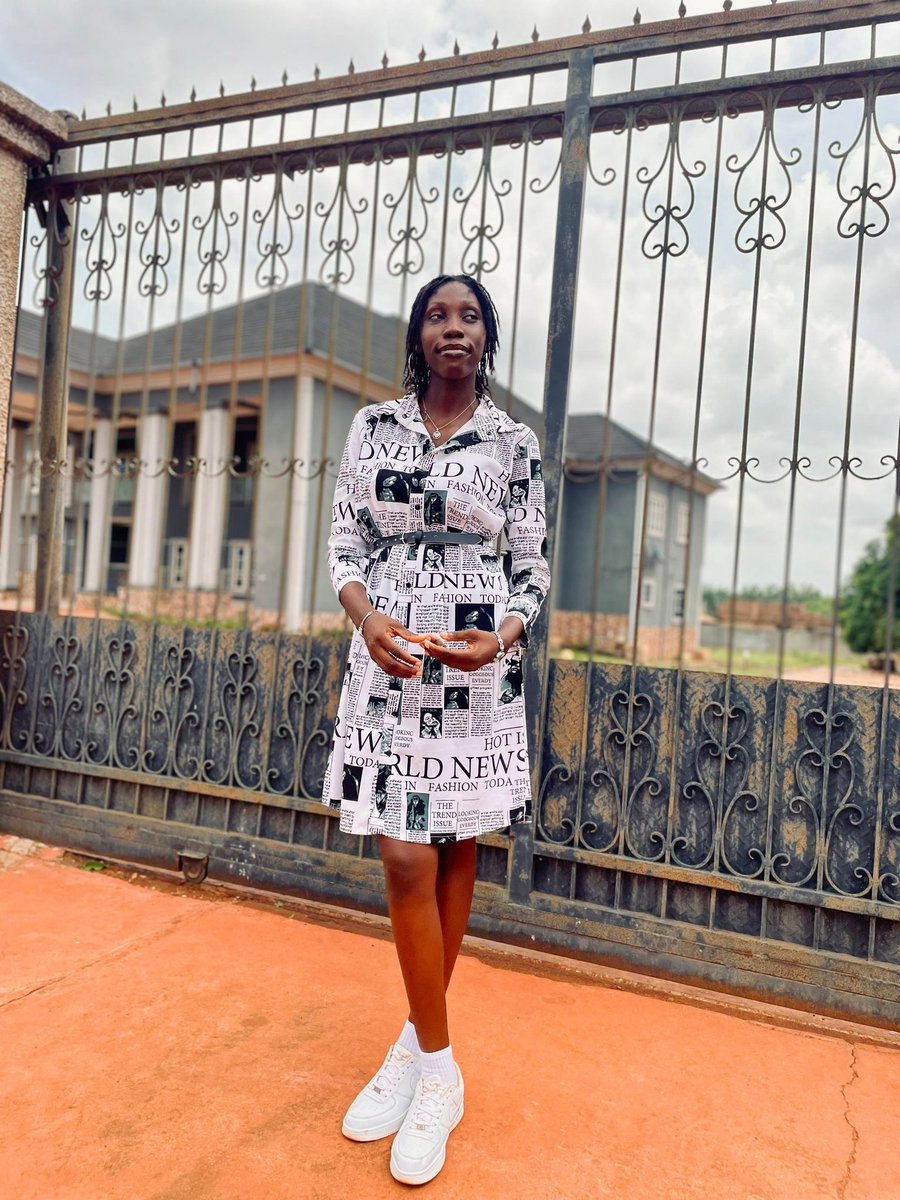 TheLadyThatStandsOut tweet media