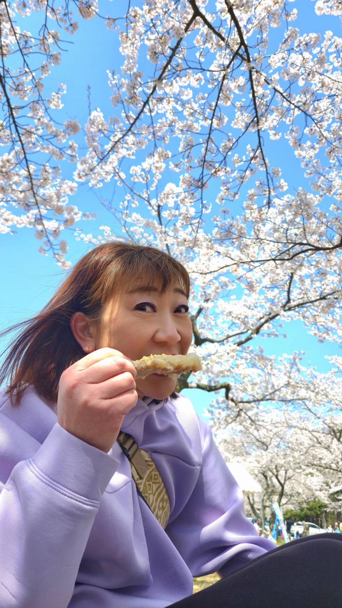 scosco15's tweet photo. 今日は、よさこい見て、花見して、高山稲荷神社行って、帰りの車で爆睡というステキな休日でした😍 https://t.co/VE5OyG8F9H