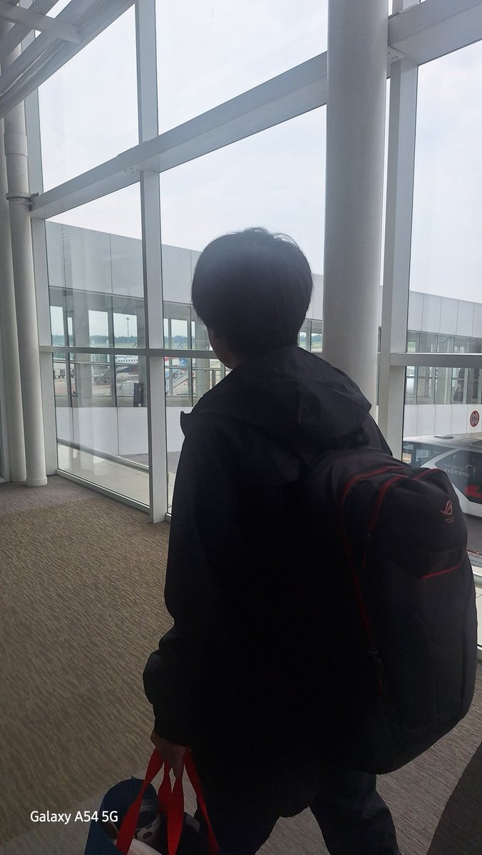 namely_me's tweet photo. ✈️ https://t.co/KljwlkkhU8