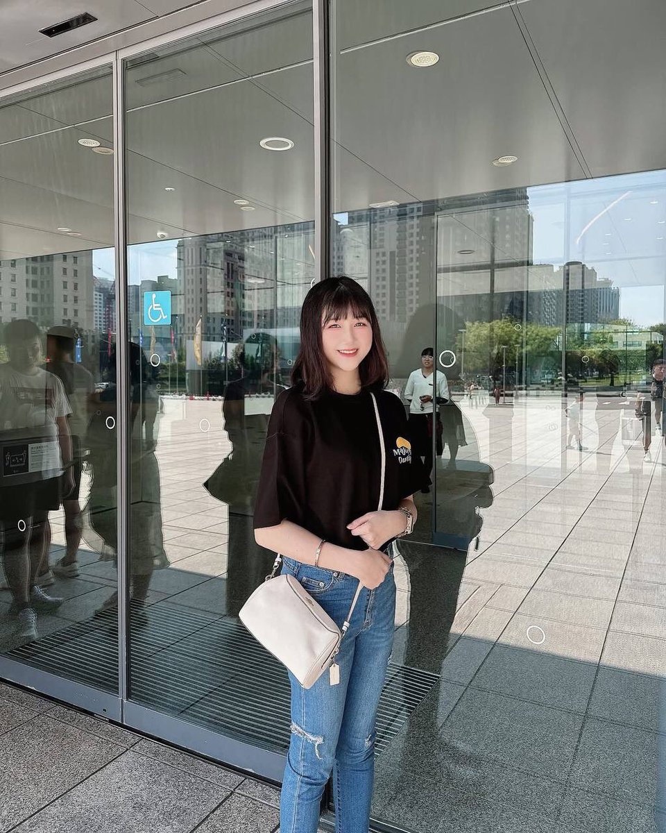 jakehowles's tweet photo. 你有女友吗？没有的话你看我怎么样？

#新加坡约炮 #新加坡按摩 #新加坡小姐姐 #新加坡 #新加坡約炮 #馬來西亞約炮 #马来西亚 #马来西亚裸照 #马来西亚约炮 #槟城约炮 #马来西亚伴游 #吉隆坡 #新山 #怡保 https://t.co/hR3rnKQGkJ