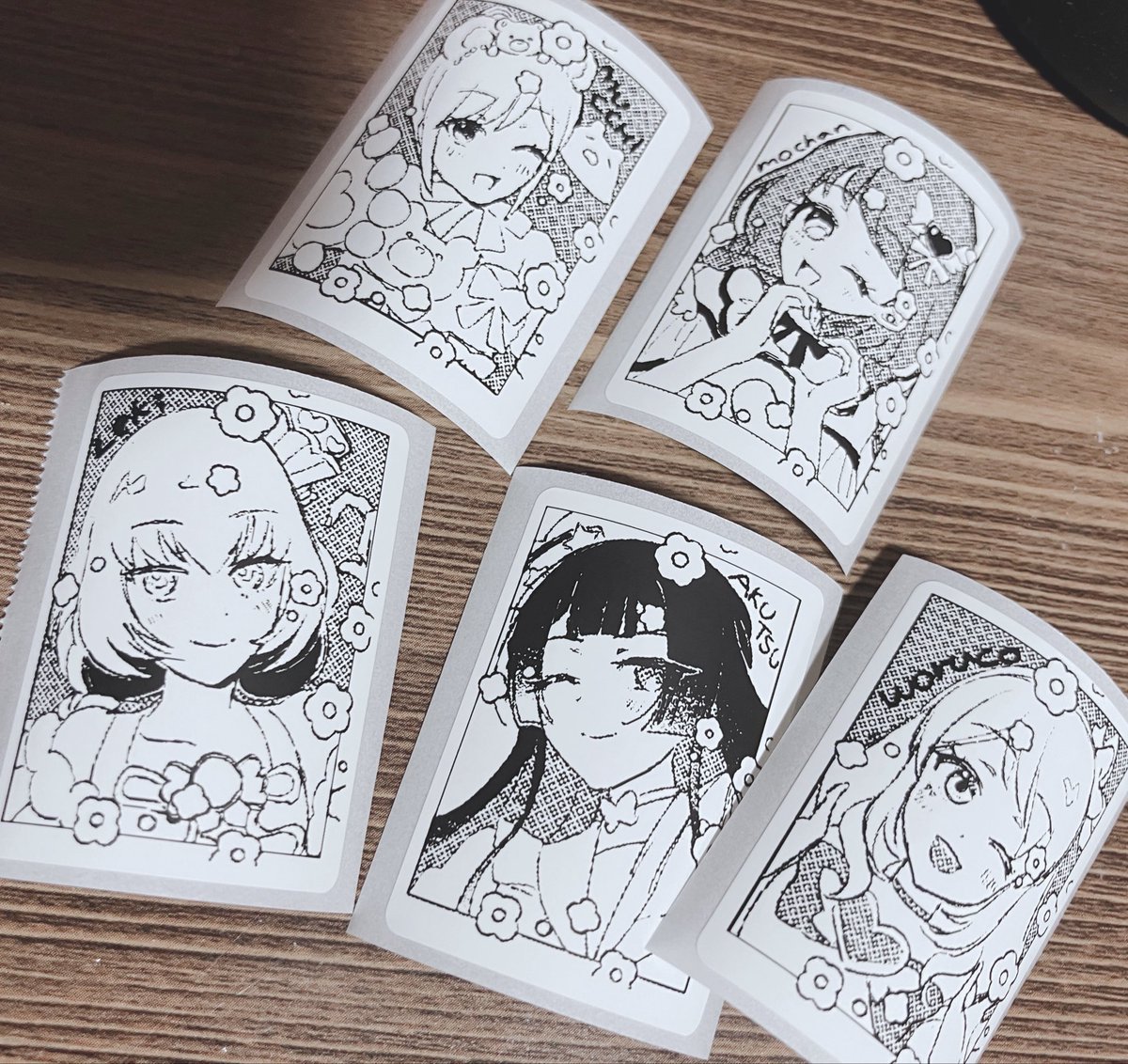 昨日みんなにそれぞれ渡したマイキャラちゃんシ〜ルでした🫶
