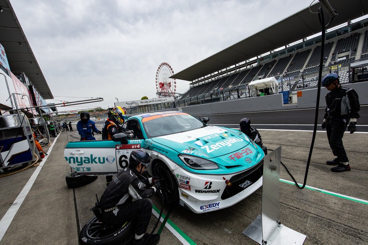 tomomitsu_senoo's tweet photo. スーパー耐久　鈴鹿

決勝　P9

レース序盤でマシントラブルが出てしまい戦線離脱してしまいました。
それでもチームのおかげで完走出来たことは良かったと思います。
次戦は富士24Ｈなのでまた色々改善して頑張ります！

応援ありがとうございました！
#s耐 #ジーモーション #千葉トヨタ  #全薬工業 https://t.co/JrRgUT6YSf