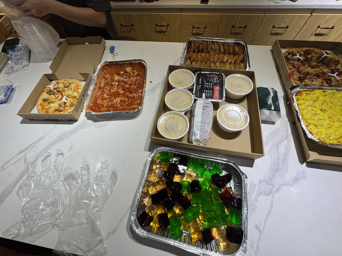 早露泡泡兔（四代目）寻回推油中 tweet media