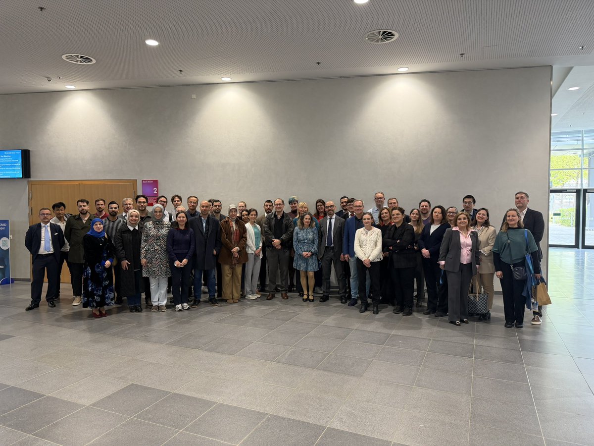 ProfMBassetti's tweet photo. Oggi voglio prendermi un momento per dire grazie.
Essere stato chair del gruppo #ESGCIP di #ESCMID negli ultimi 4 anni, e’ stato per me un grande onore, ma soprattutto è stato un privilegio lavorare con un team così straordinario. Negli ultimi anni abbiamo raggiunto risultati importanti: il gruppo è stato riconosciuto tra i 3 migliori di ESCMID, portando il numero di membri a oltre 1500 e aumentando.
Tutto questo è stato possibile grazie all’impegno, alla passione e alla collaborazione di ogni singolo membro. Dietro ogni pubblicazione ci sono idee condivise, confronto, dedizione e tanta voglia di migliorare.
Sono orgoglioso di ciò che abbiamo costruito insieme e ancora più entusiasta per quello che ci aspetta.
Grazie a tutti per il lavoro, l’energia e il contributo continuo!
In bocca al lupo a Dispoina Koulenti, che sarà il nuovo chair di ESGCIP, mentre io continuerò (2026-2028) come segretario.
@ESCMID
