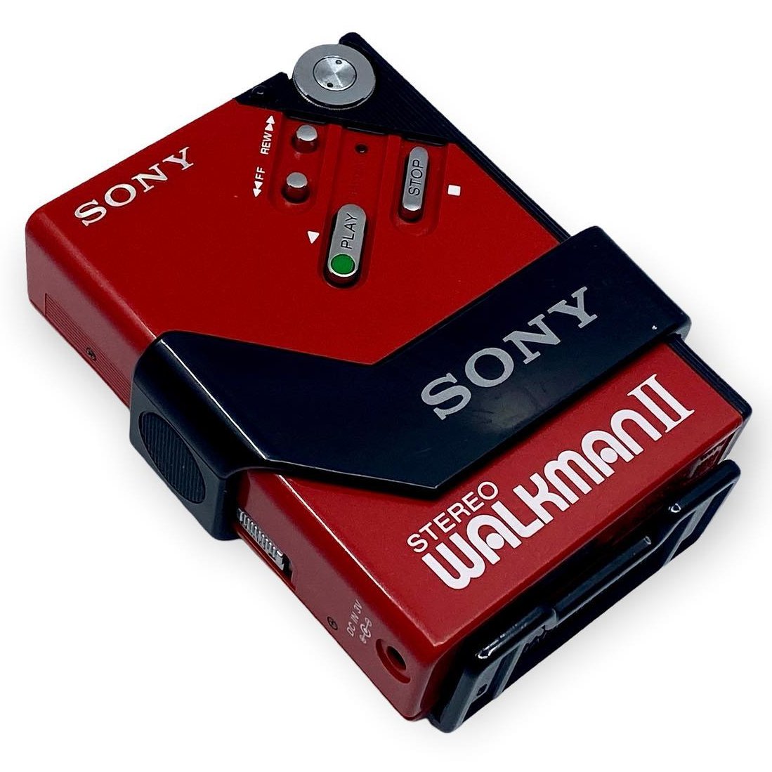 ObsoleteSony's tweet photo. Sometimes I just want a cool-looking lo-fi player https://t.co/L67Ru7h07u