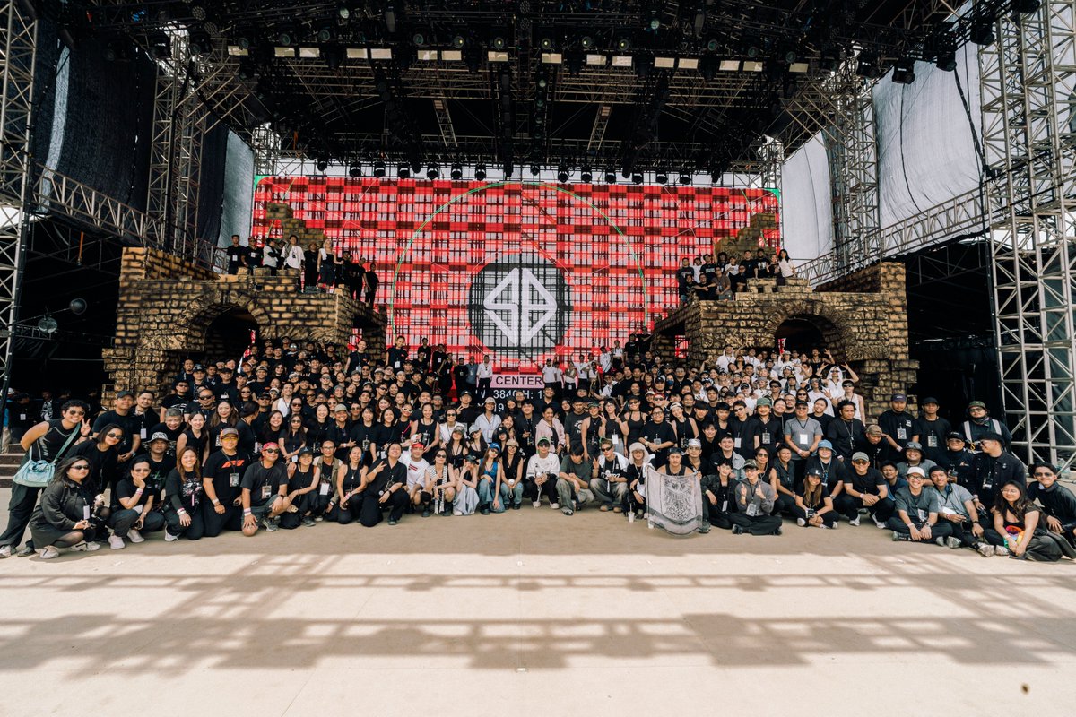 1Z ENTERTAINMENT tweet media