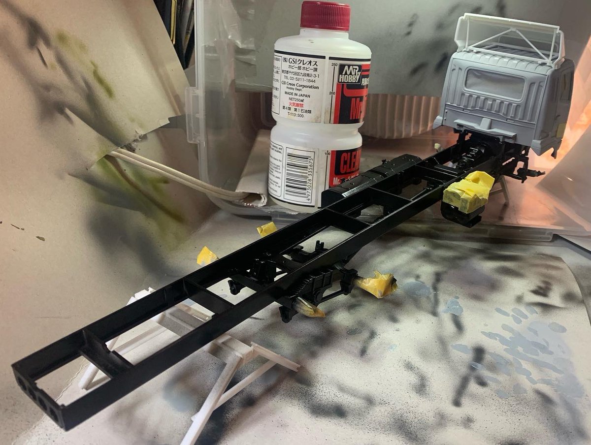 色分けがなんだ、俺のド変態塗装シャシを見ろ。 