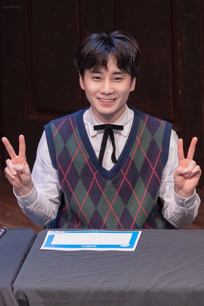 nomoneytopic's tweet photo. 260410 오펀스
필립 #김시유 https://t.co/3S8ORIMM4e