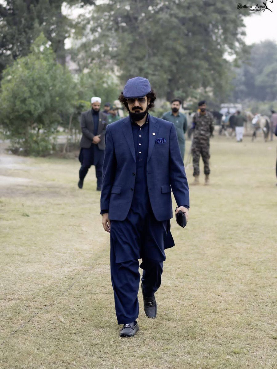 mansoorbab77751's tweet image. مبارکباد! صاحبزادہ سلطان صاحب نے انٹرنیشنل نیزہ بازی فیڈریشن کے نائب صدر کا عہدہ سنبھال لیا....
.
.
.
#Mubarakbad #Congratulations #SahibzadaSultan #TentPegging #NezaBazi #ITPF #SultanVicePresidentITPF
#SultanRisesAgain
#GreenFlagRisesAtITPF