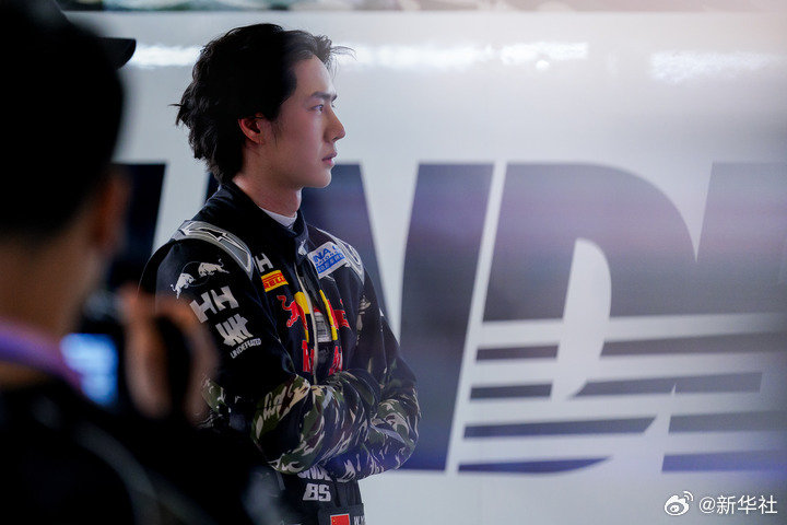 𝕬𝖉𝖉𝖎𝖈𝖙𝖊𝖉 𝖙𝖔 王一博. YIBO tweet media