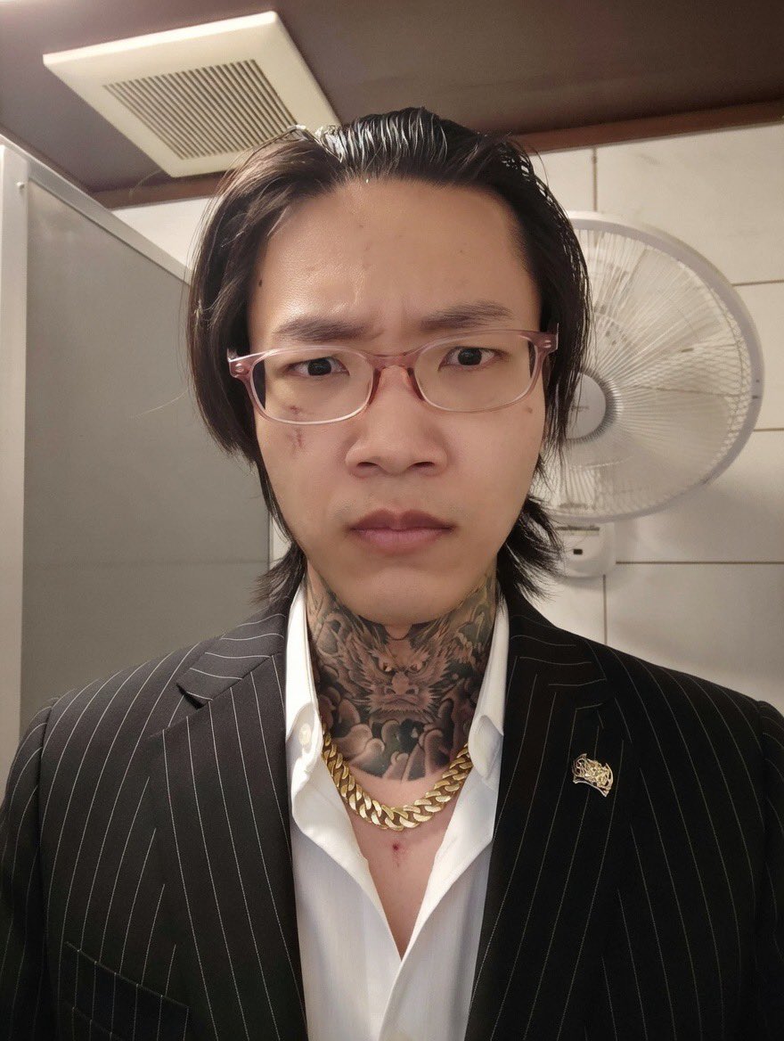 づない↓グィ tweet media