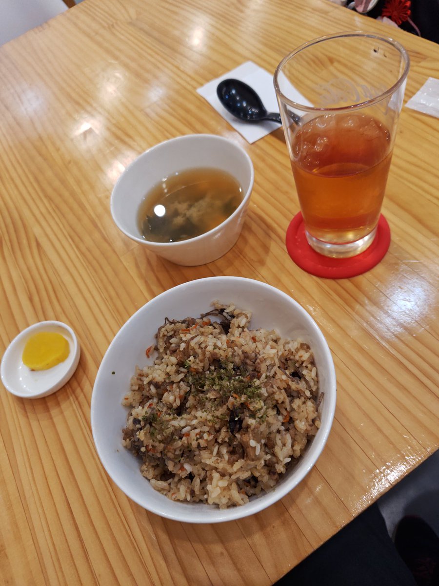 としぴぃ tweet media