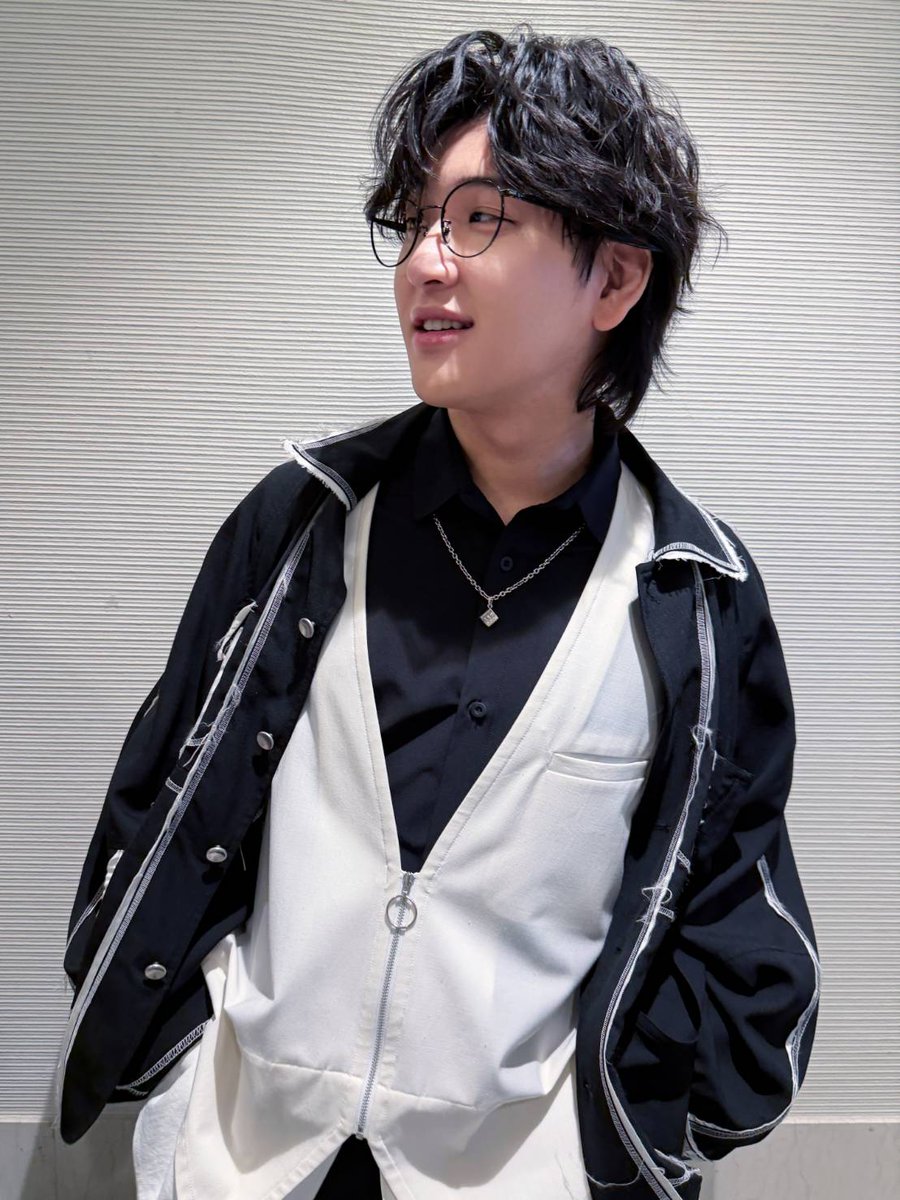 げまげま tweet media