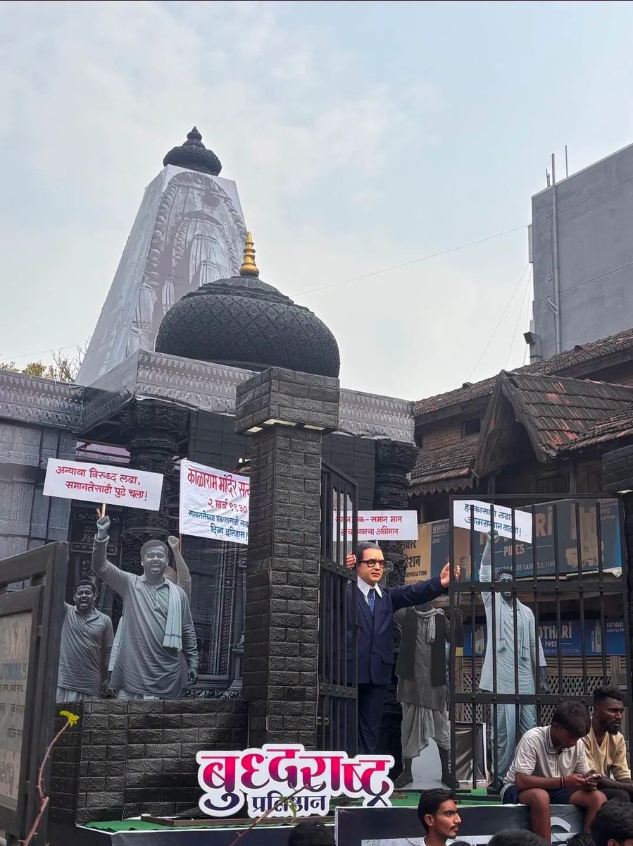 Vikasmrode's tweet photo. आजची #सोलापूर #भीम_जयंती मधील भव्य दिव्य #देखावे.

#आंबेडकर_जयंती_2026 https://t.co/pNB971XuvA