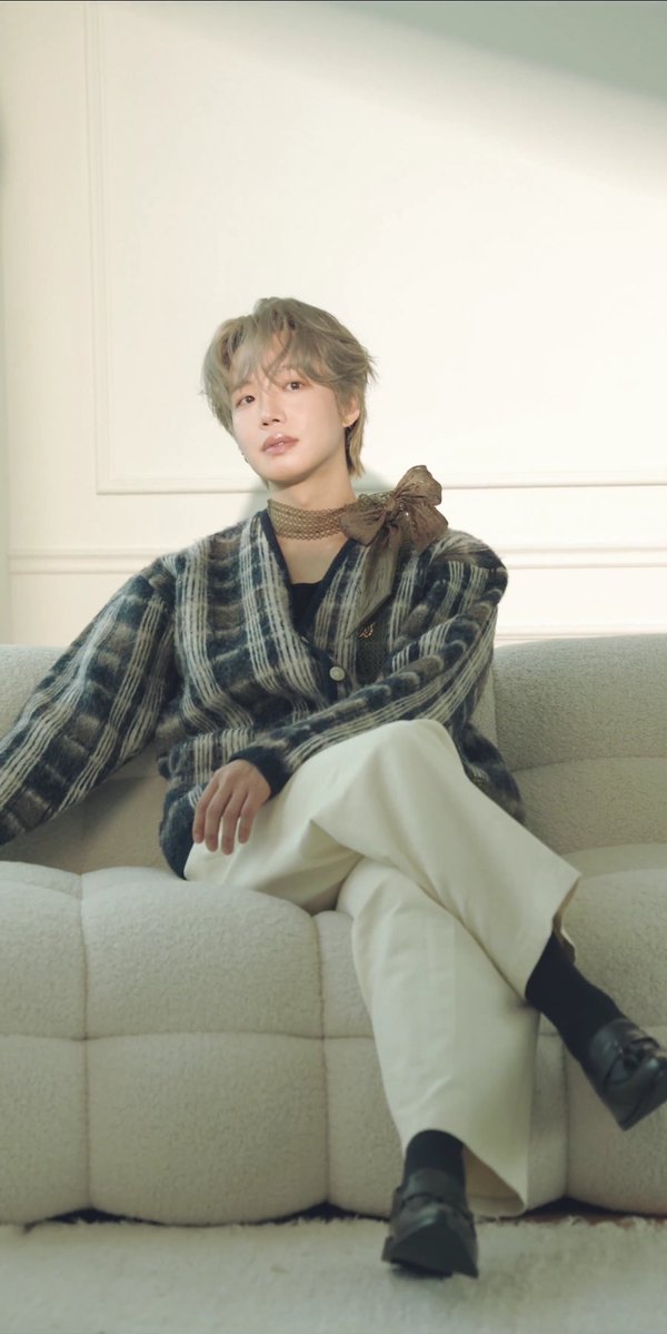 빛의 경계.. 감정의 깊이가 느껴짐...🥹