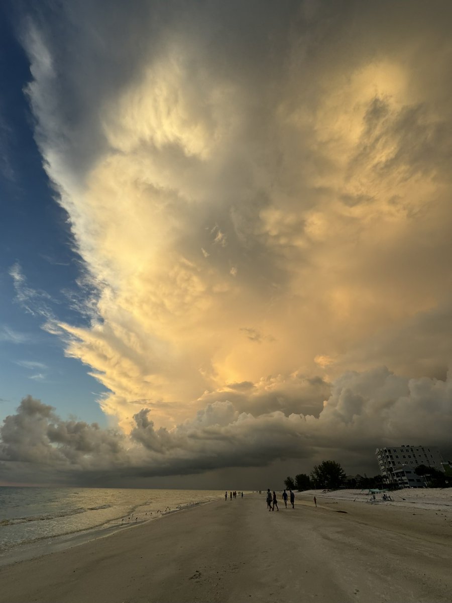 redbeardsphotos's tweet image. GM!!!! Have a Day!! #photography #ContentCreator #Beach