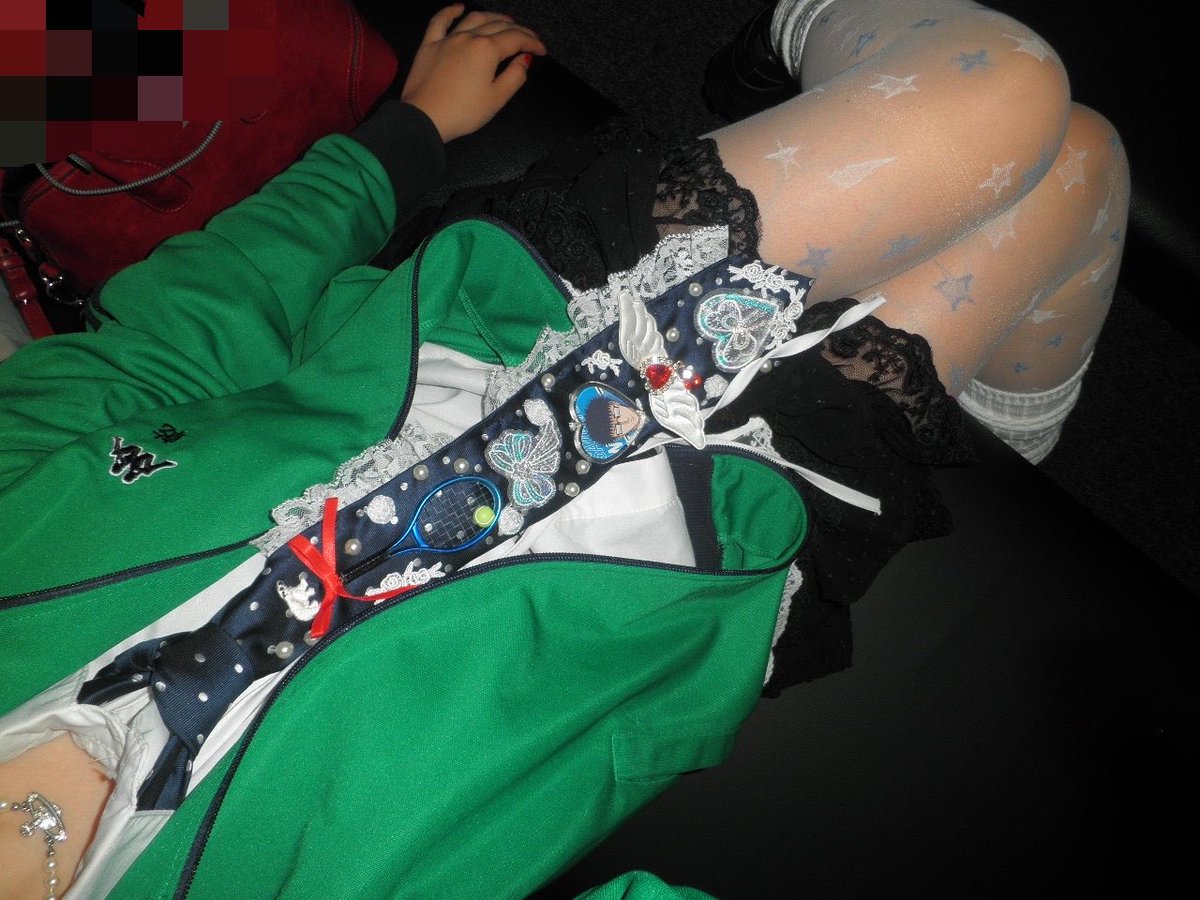 し!な! tweet media