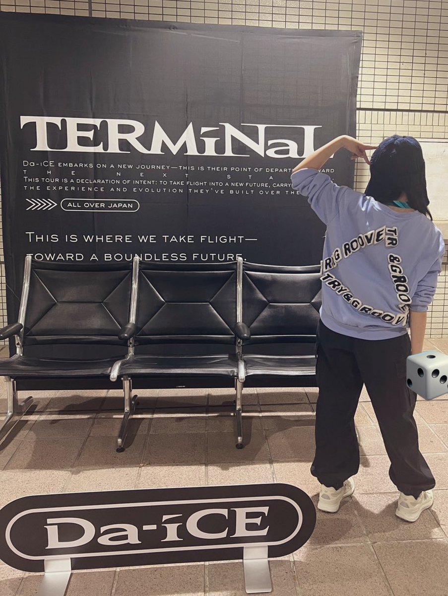 Gpyv9lylR's tweet photo. 受験のためEntranCEをパスして大学生になってからのTERMiNaL愛知公演‼️
中学生で好きになって大学生になった今も応援できてるの、感慨深い…
出会えたことに感謝しかない🙏
行ける範囲も広がるからこれからもっと色んな場所に行けますように✨️
愛知公演お疲れ様でした！
#Da_iCE　 #TERMiNal https://t.co/Gn7nl0rPY9