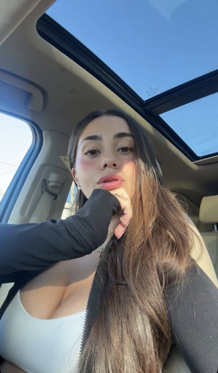 alyssa442_'s tweet image. Perfect weather outside…Be honest… what was the first thing you noticed? 👀

#bop #gooner #selling #college #cumtribute #nsfwtwt