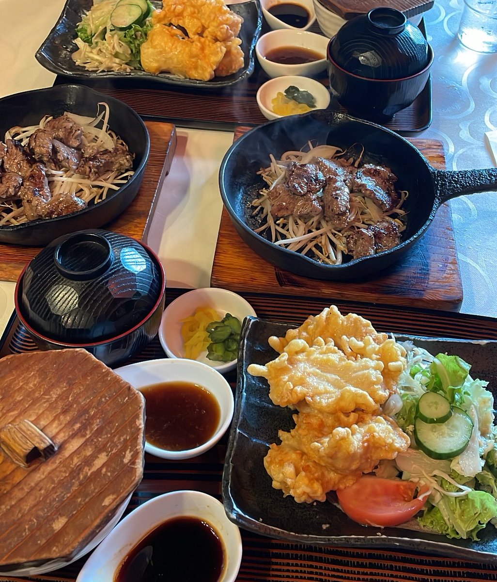 よるんる tweet media