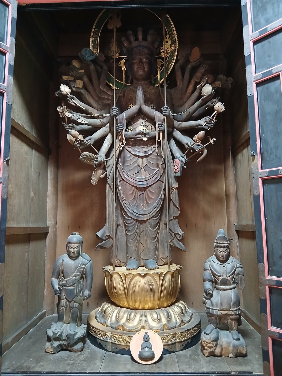isshin_tk's tweet photo. 清住寺（安芸高田市）
千手観音の特別公開を拝見
たくさんの方が来られておりました https://t.co/2VCgey6D8O