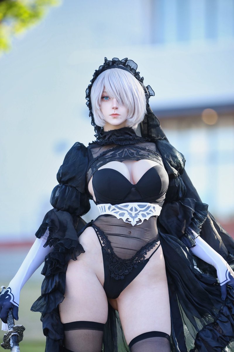 the_lazy_crow's tweet image. cosplay 

NieR:Automata 2B Bride
📸 @bunebune1 

#コスプレ
#NierAutomataCosplay 
#清水港でコスプレ